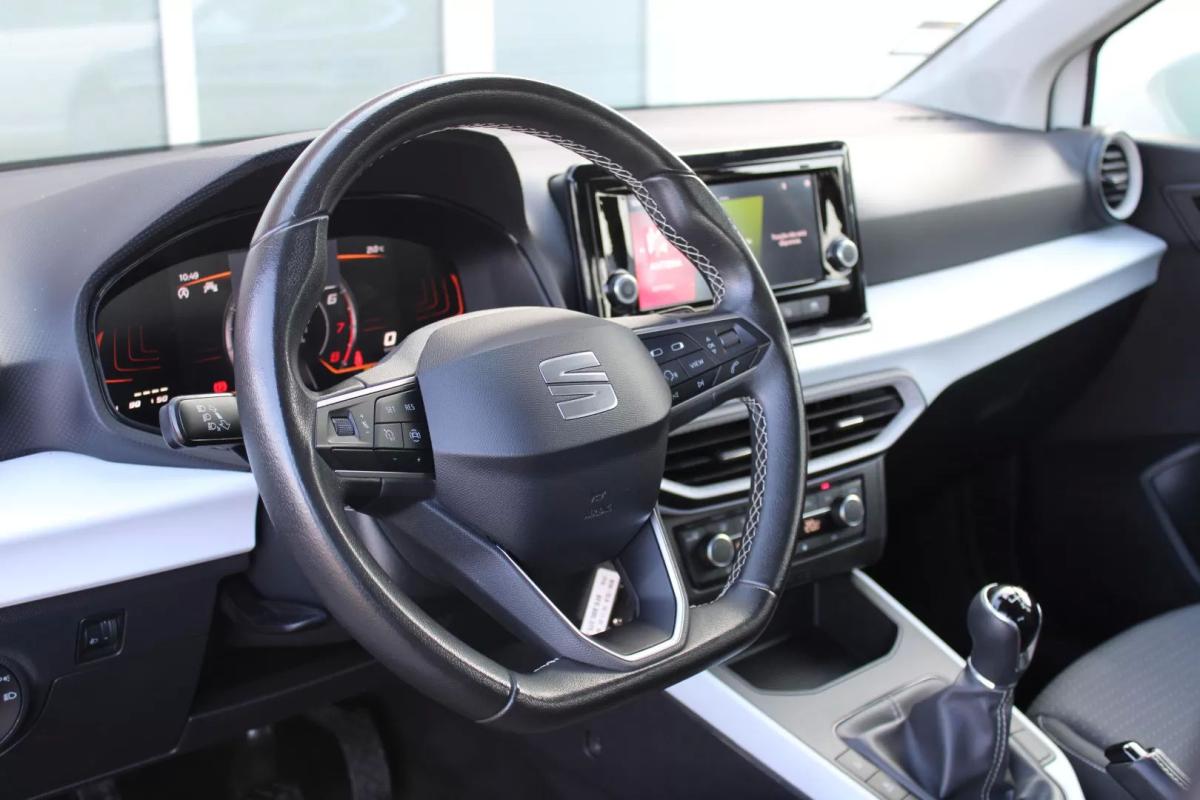 seat-arona-2023-gasolina-999cc