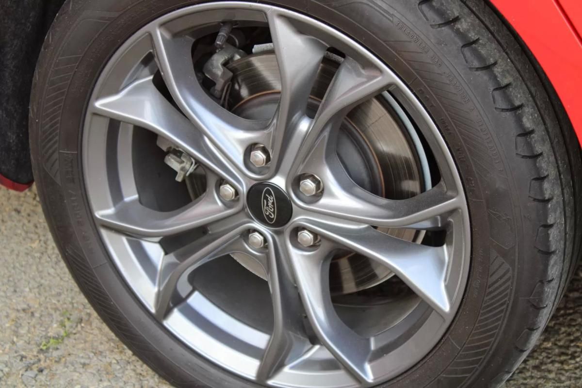 ford-focus-sw-2021-diesel-1499cc