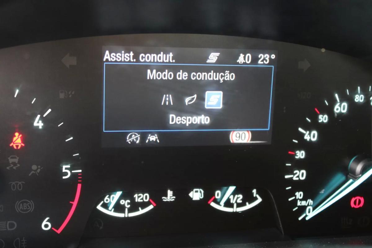 ford-focus-sw-2021-diesel-1499cc