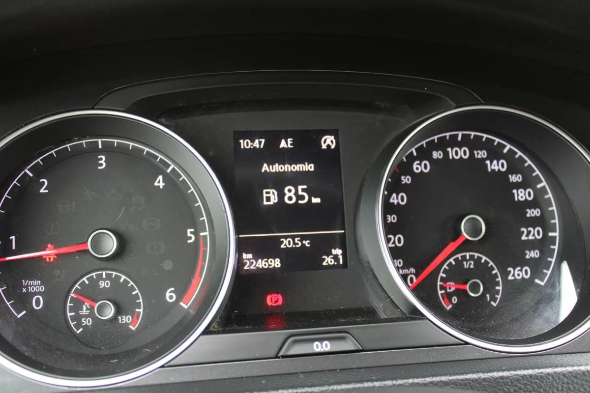 volkswagen-golf-2017-diesel-1598cc