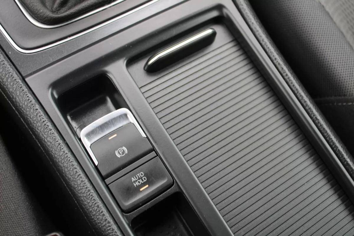 volkswagen-golf-2017-diesel-1598cc