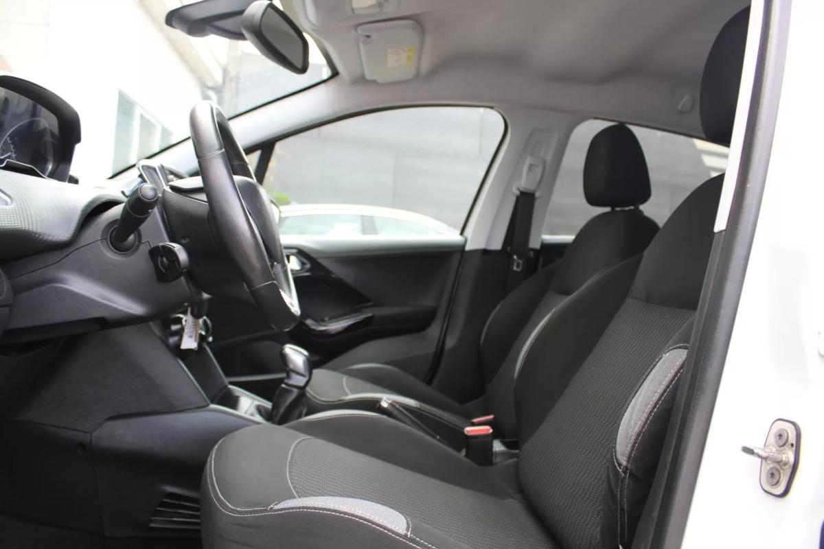 peugeot-208-2016-gasolina-1199cc