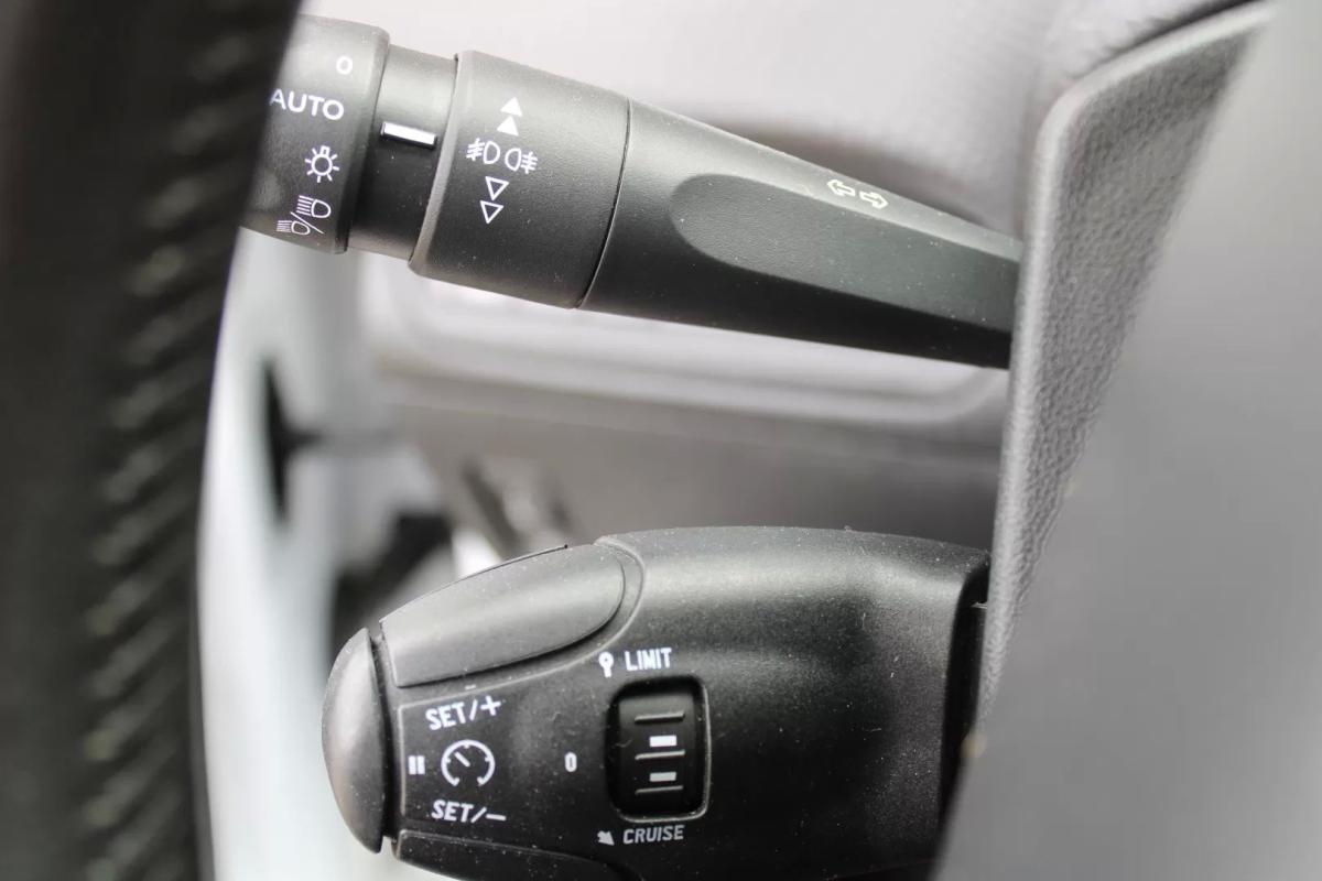 peugeot-208-2016-gasolina-1199cc