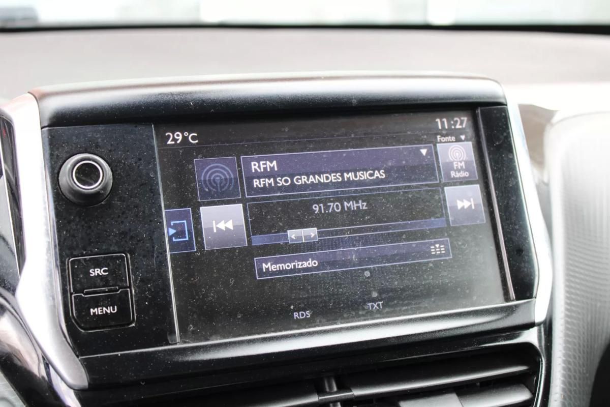 peugeot-208-2016-gasolina-1199cc
