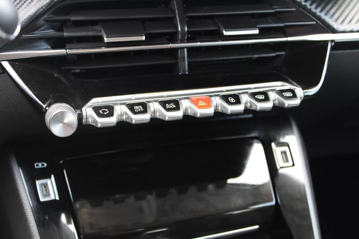 peugeot-e-208-2021-eletrico-200cc