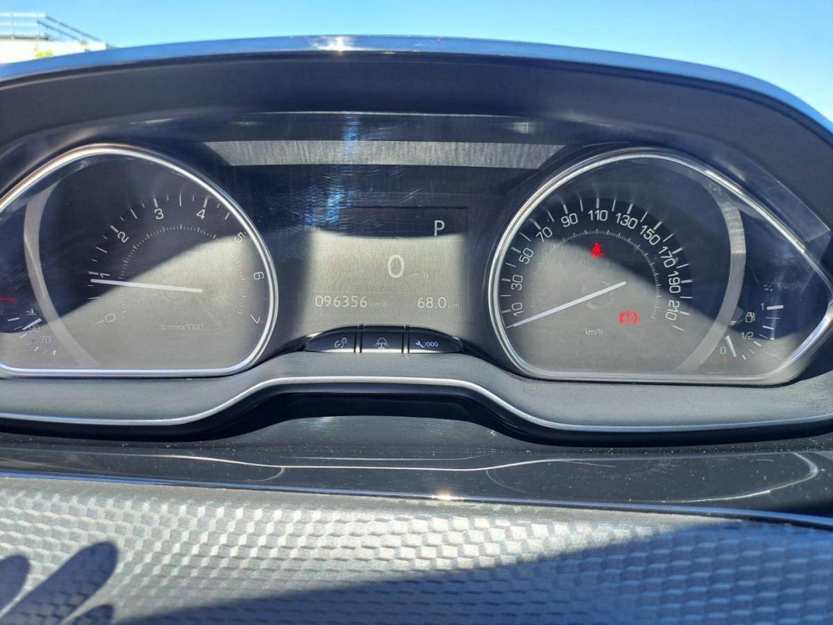 peugeot-2008-2018-gasolina-1199cc