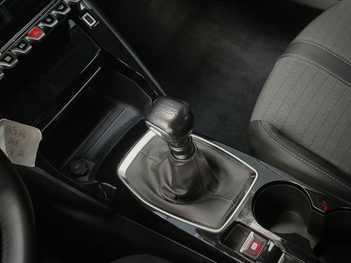 peugeot-2008-2022-gasolina-1199cc