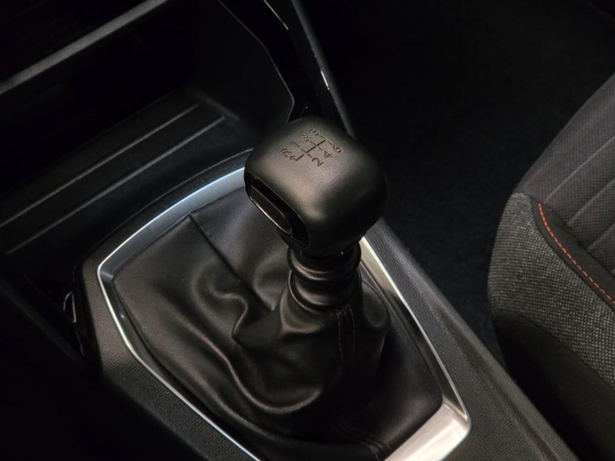 peugeot-2008-2022-gasolina-1199cc