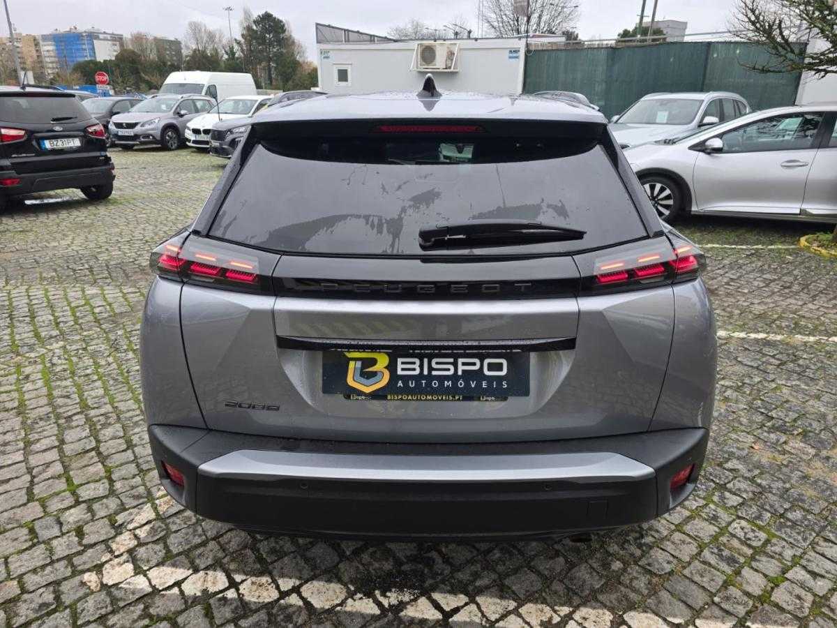 peugeot-2008-2023-gasolina-1199cc