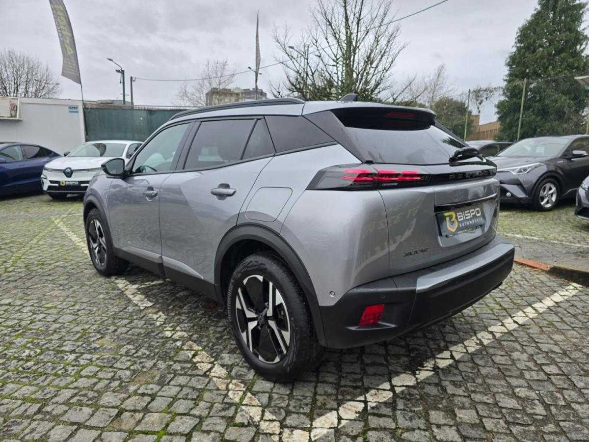 peugeot-2008-2023-gasolina-1199cc