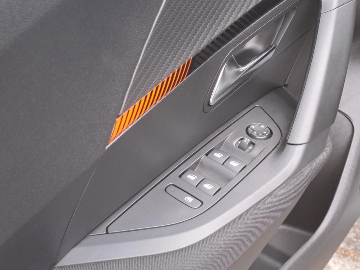 peugeot-2008-2022-gasolina-1199cc