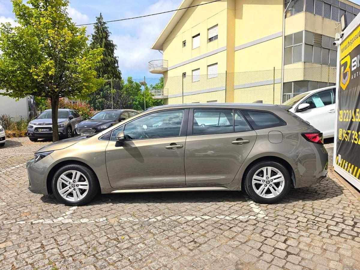 toyota-corolla-2022-hibrido-1798cc