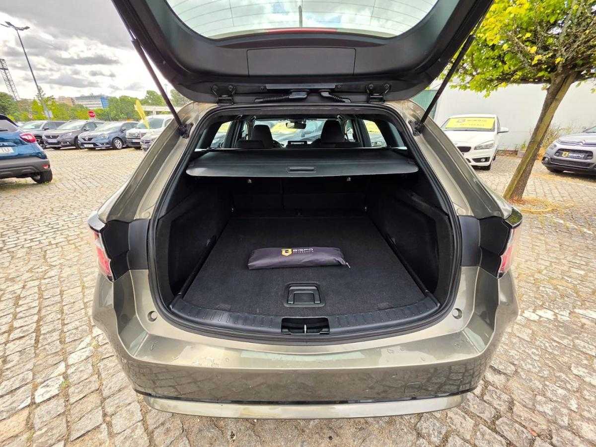 toyota-corolla-2022-hibrido-1798cc