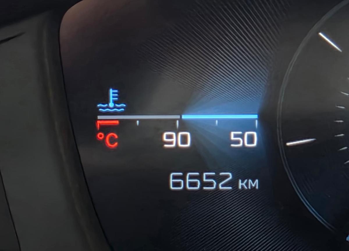 peugeot-408-2023-gasolina-1199cc
