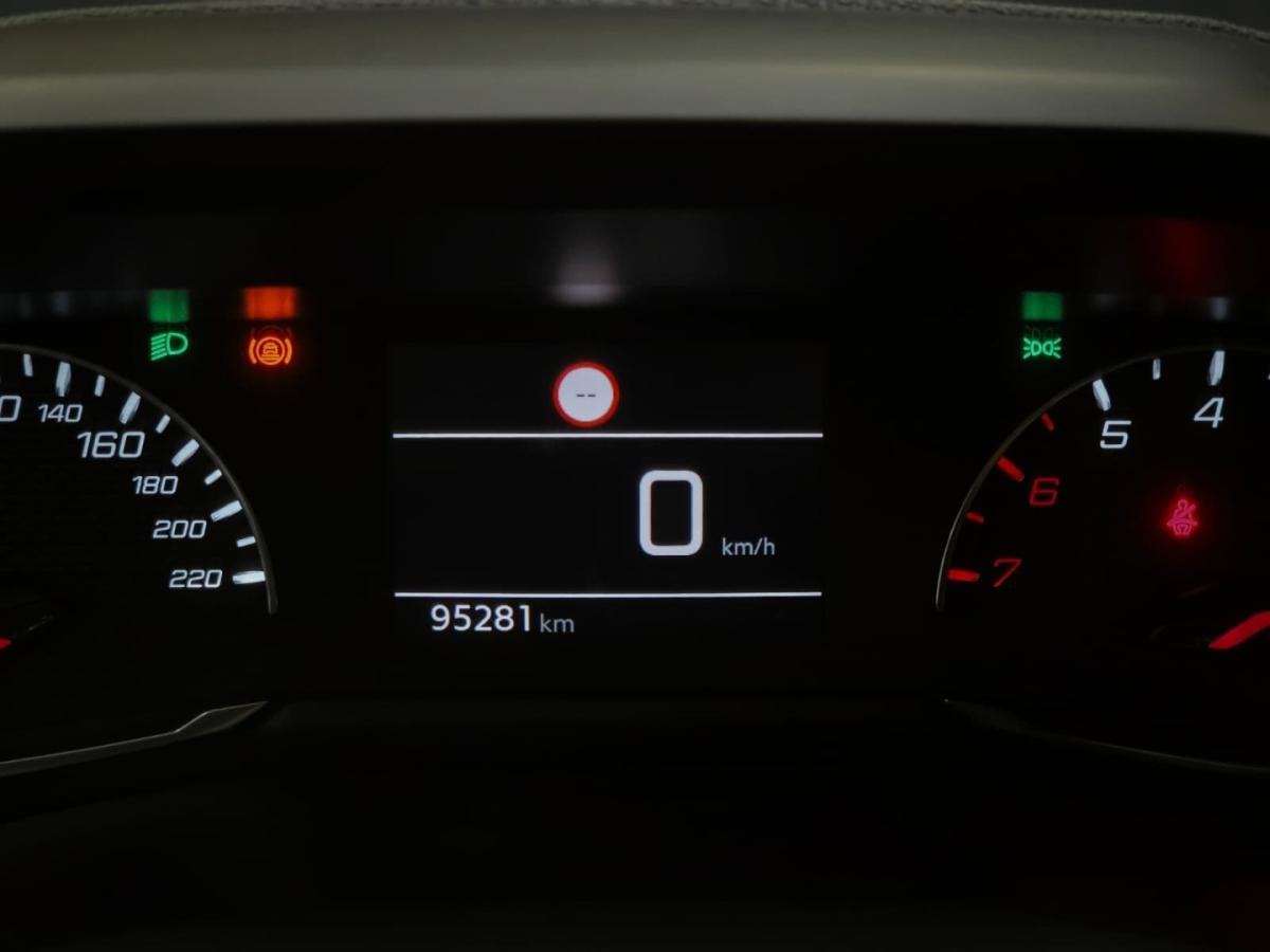 peugeot-2008-2021-gasolina-1199cc