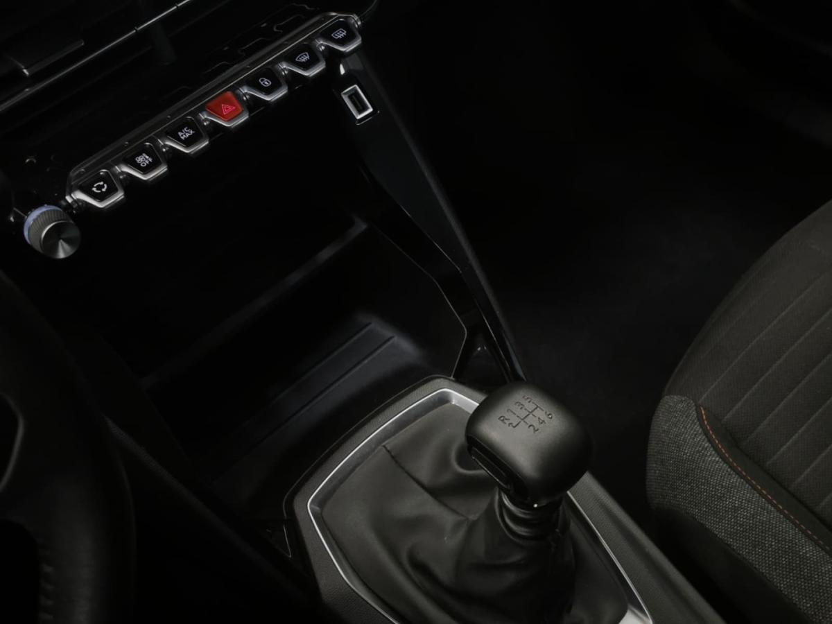 peugeot-2008-2021-gasolina-1199cc