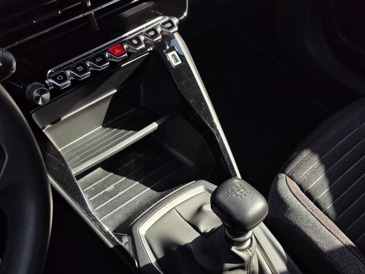 peugeot-2008-2021-gasolina-1199cc