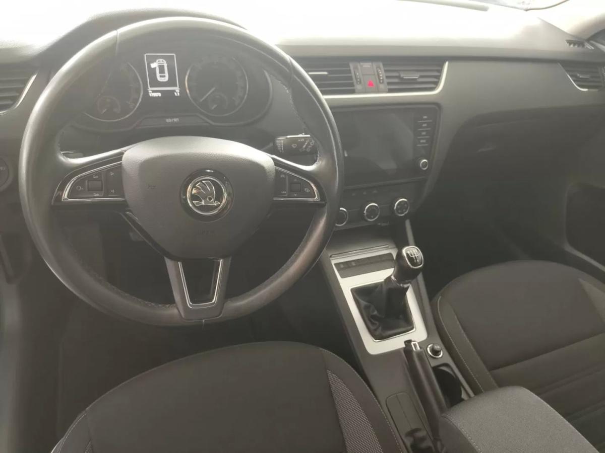 skoda-octavia-break-2020-diesel-1598cc