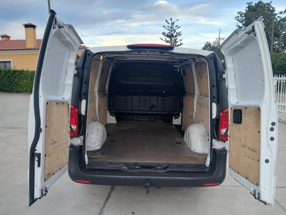 mercedes-benz-vito-2022-diesel-1950cc
