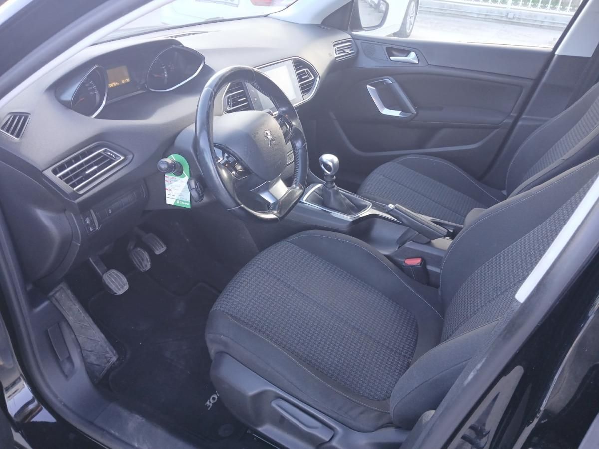 peugeot-308-sw-2018-diesel-1499cc