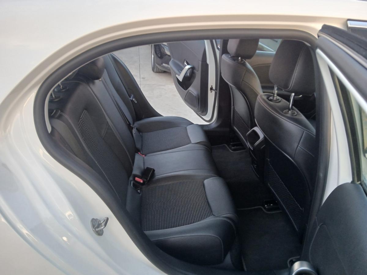 mercedes-benz-classe-a-2021-hibrido-1332cc