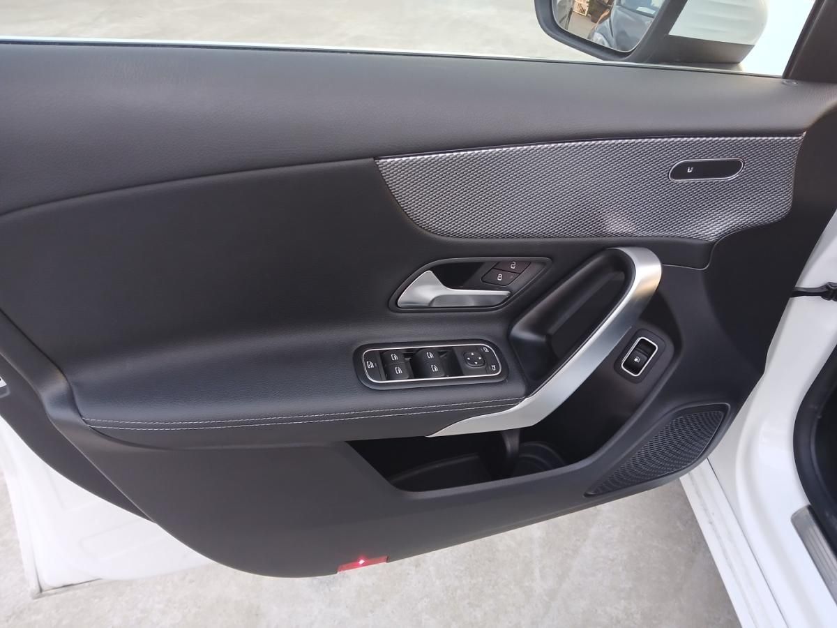 mercedes-benz-classe-a-2021-hibrido-1332cc