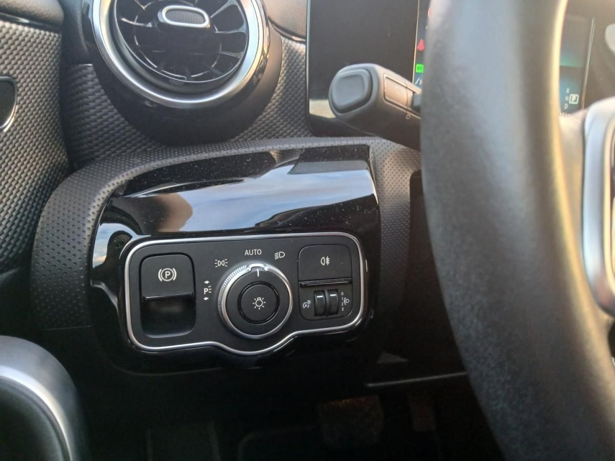 mercedes-benz-classe-a-2021-hibrido-1332cc