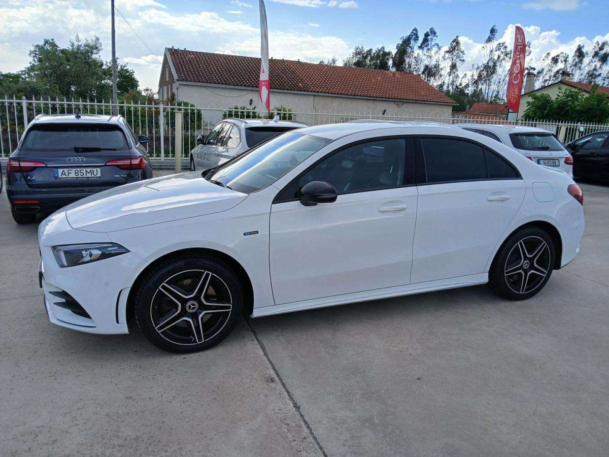 mercedes-benz-classe-a-2020-hibrido-1332cc