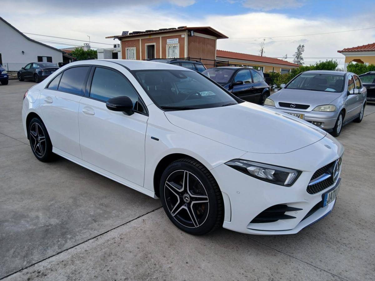 mercedes-benz-classe-a-2020-hibrido-1332cc