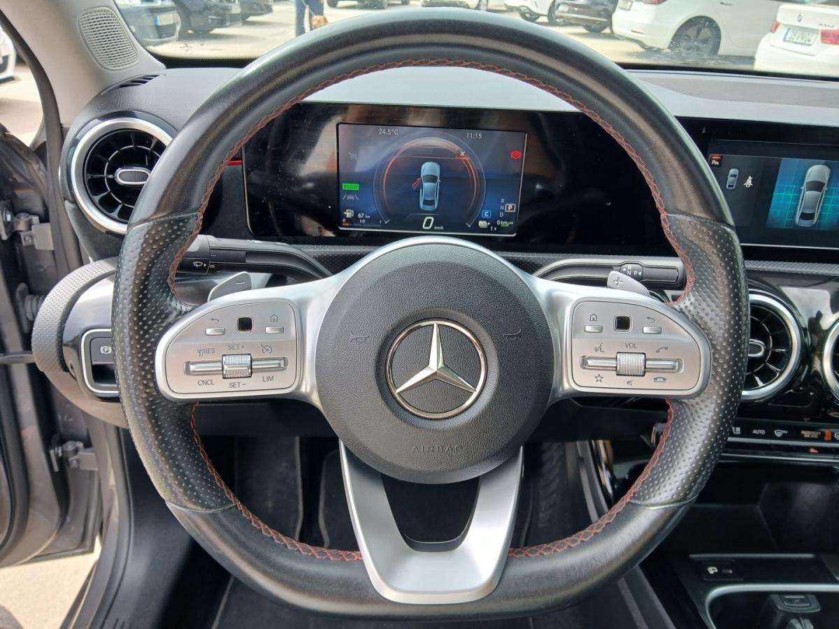 mercedes-benz-classe-a-2020-hibrido-1332cc