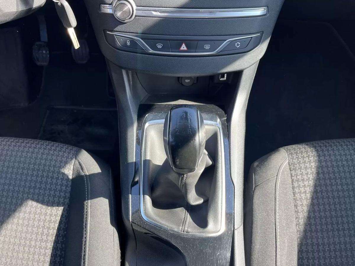 peugeot-308-sw-2018-diesel-1560cc