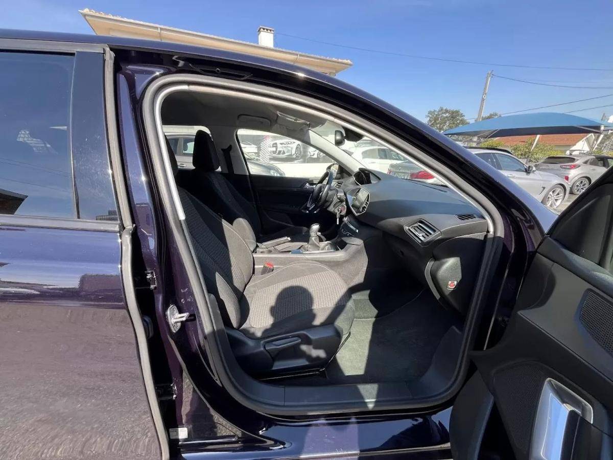 peugeot-308-sw-2018-diesel-1560cc