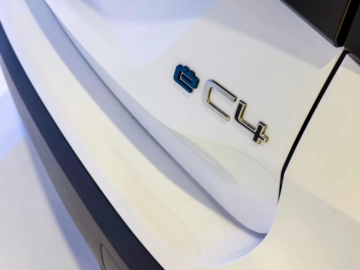 citroen-e-c4-2022-eletrico-0cc