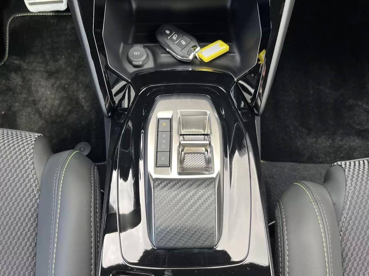 peugeot-e-2008-2025-eletrico-200cc
