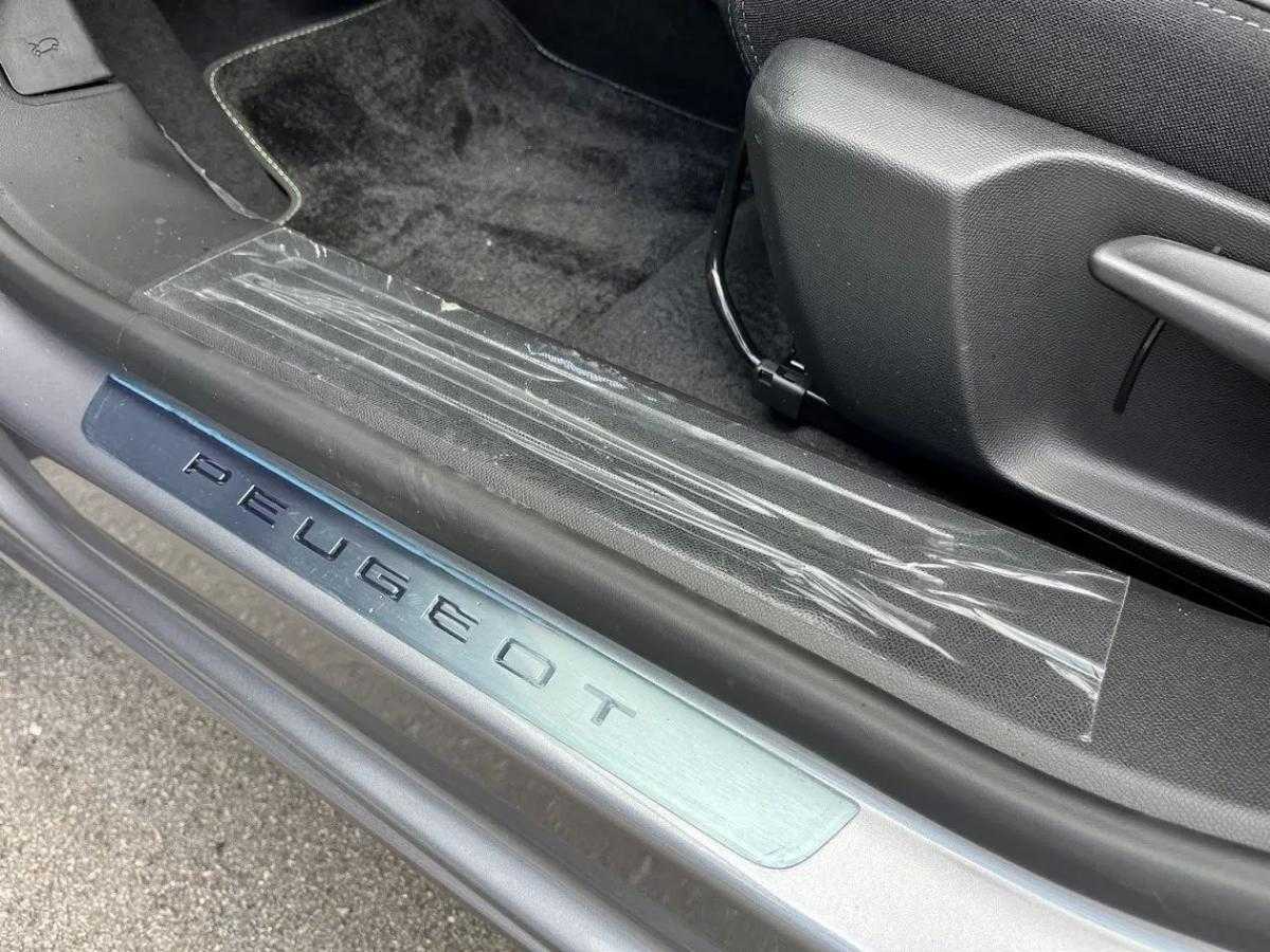 peugeot-e-2008-2025-eletrico-200cc