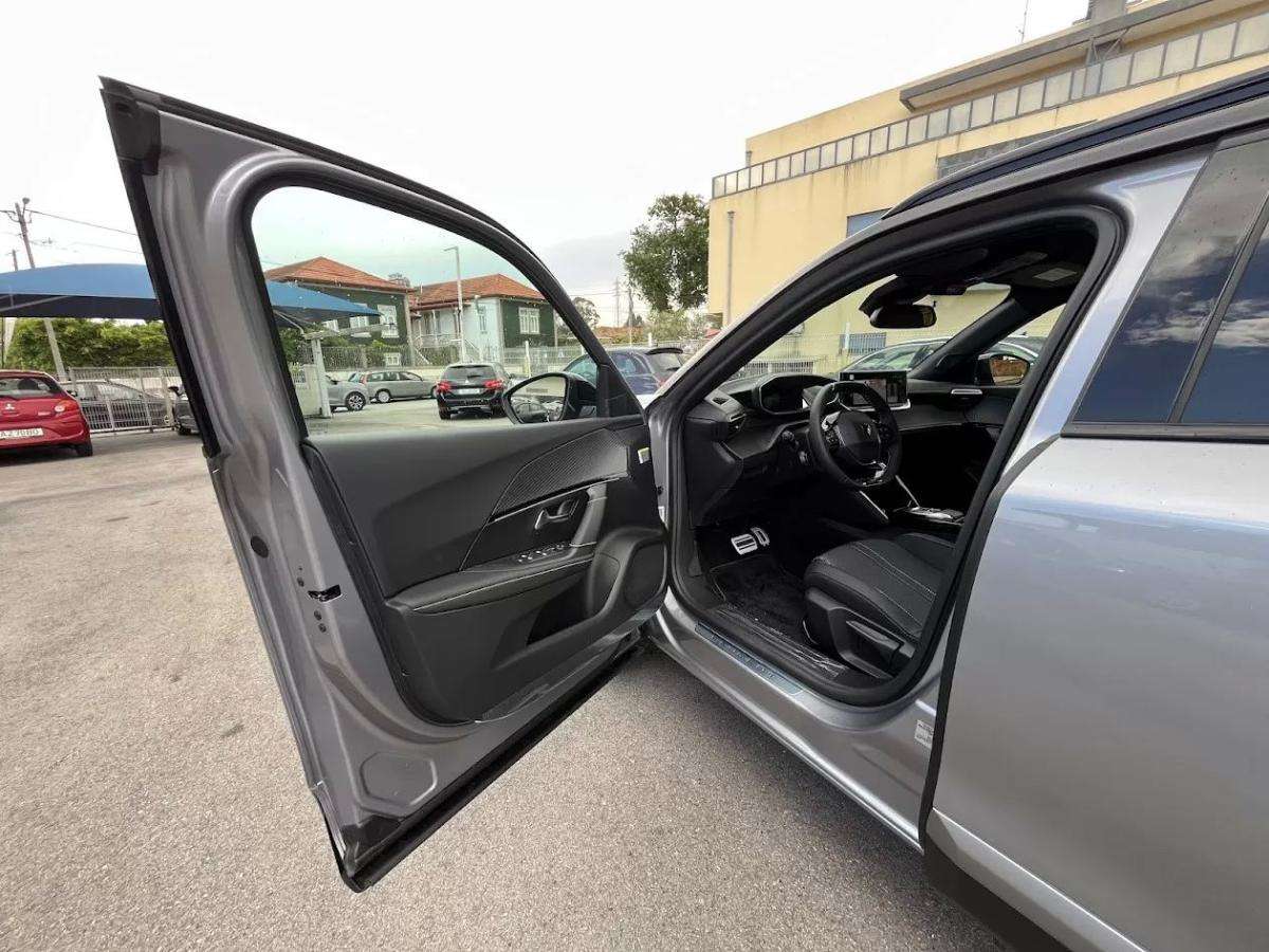 peugeot-e-2008-2025-eletrico-200cc