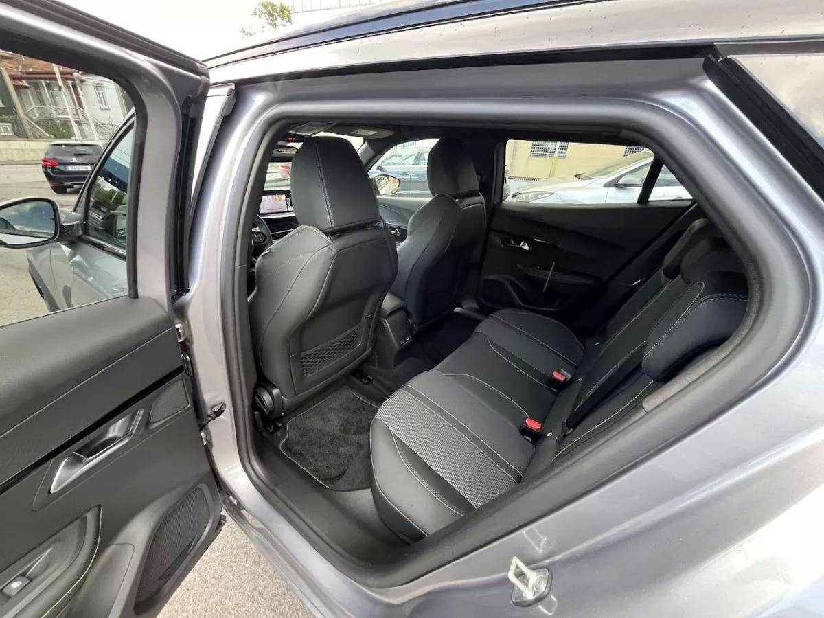 peugeot-e-2008-2025-eletrico-200cc