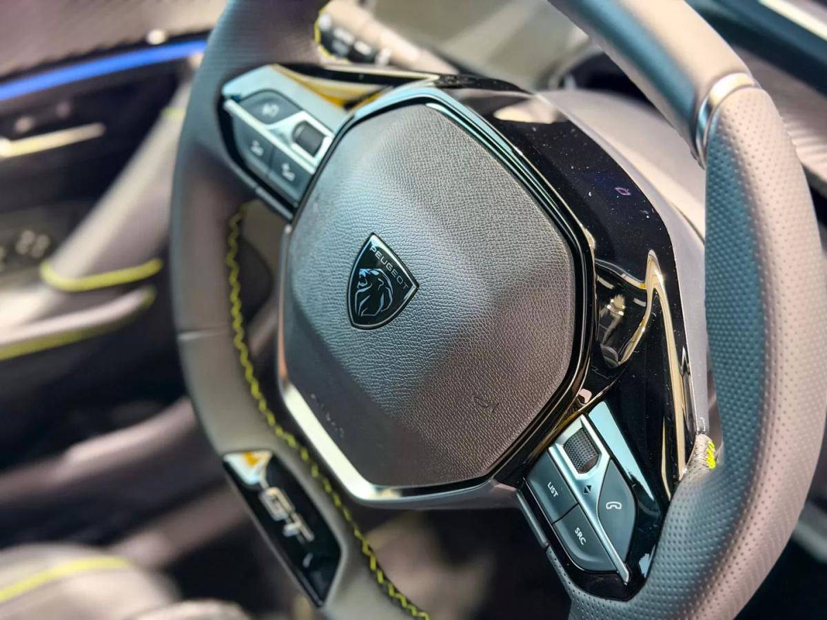 peugeot-e-2008-2025-eletrico-200cc
