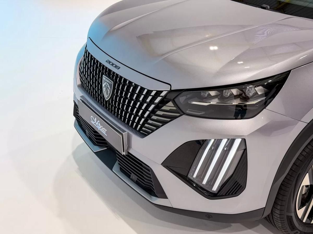 peugeot-e-2008-2025-eletrico-200cc
