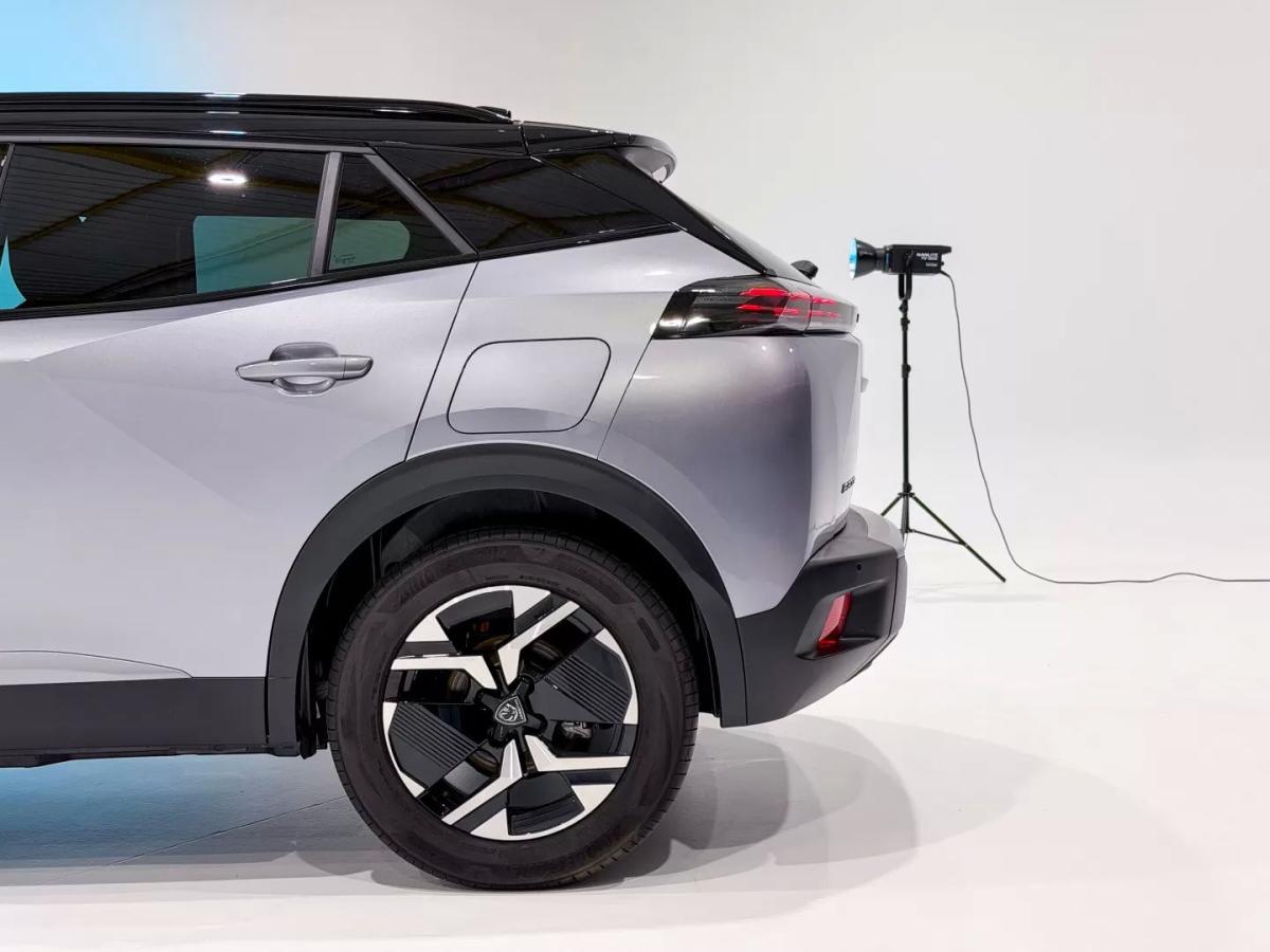 peugeot-e-2008-2025-eletrico-200cc