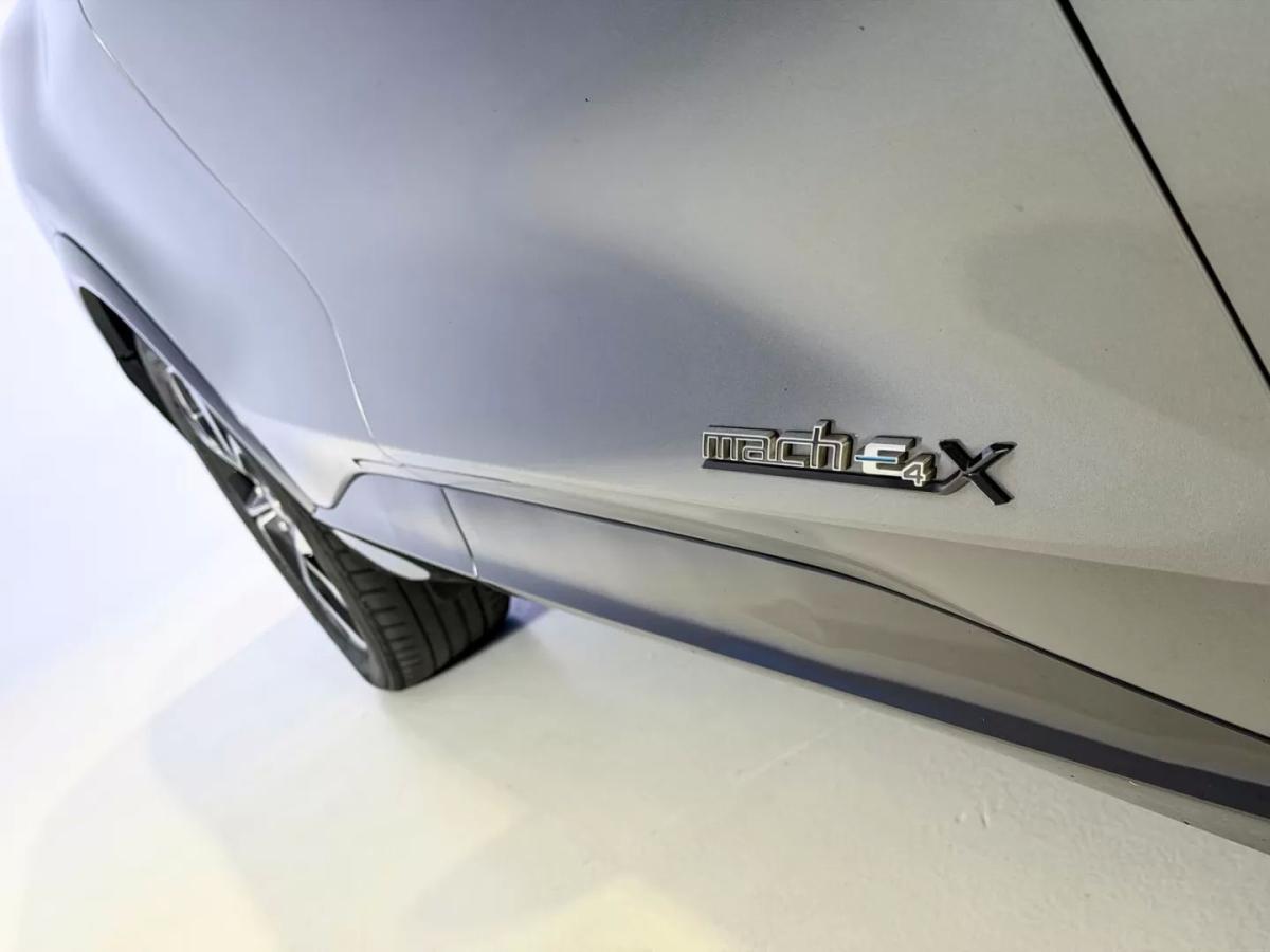 ford-mustang-mach-e-2023-eletrico-0cc