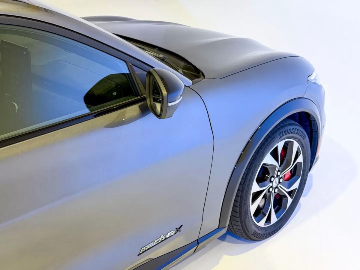 ford-mustang-mach-e-2023-eletrico-0cc