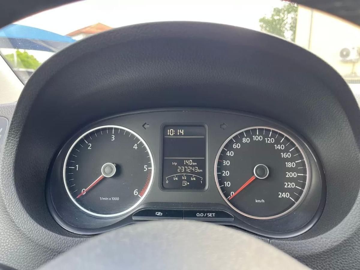 volkswagen-polo-2009-diesel-1598cc
