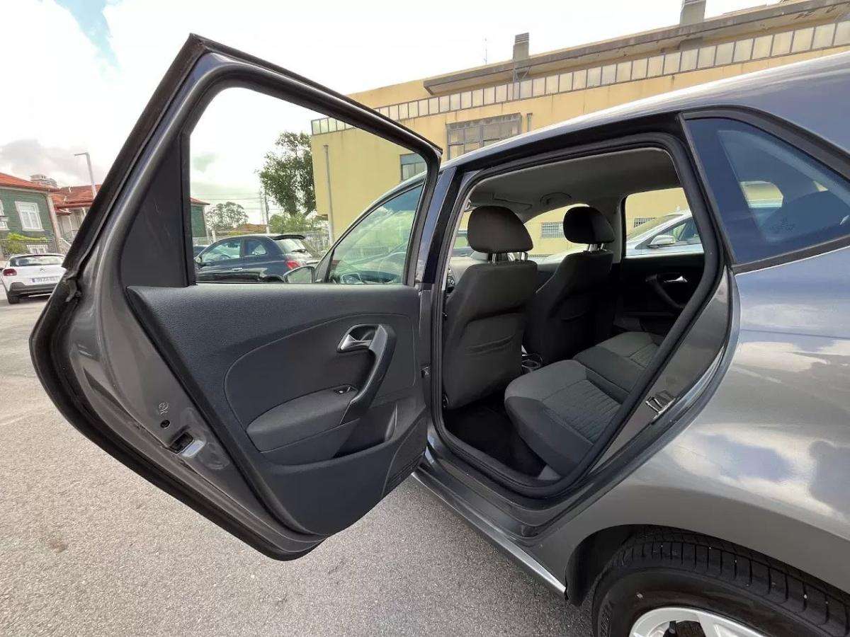 volkswagen-polo-2009-diesel-1598cc