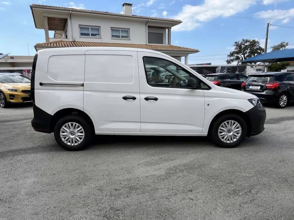 volkswagen-caddy-2025-diesel-2000cc
