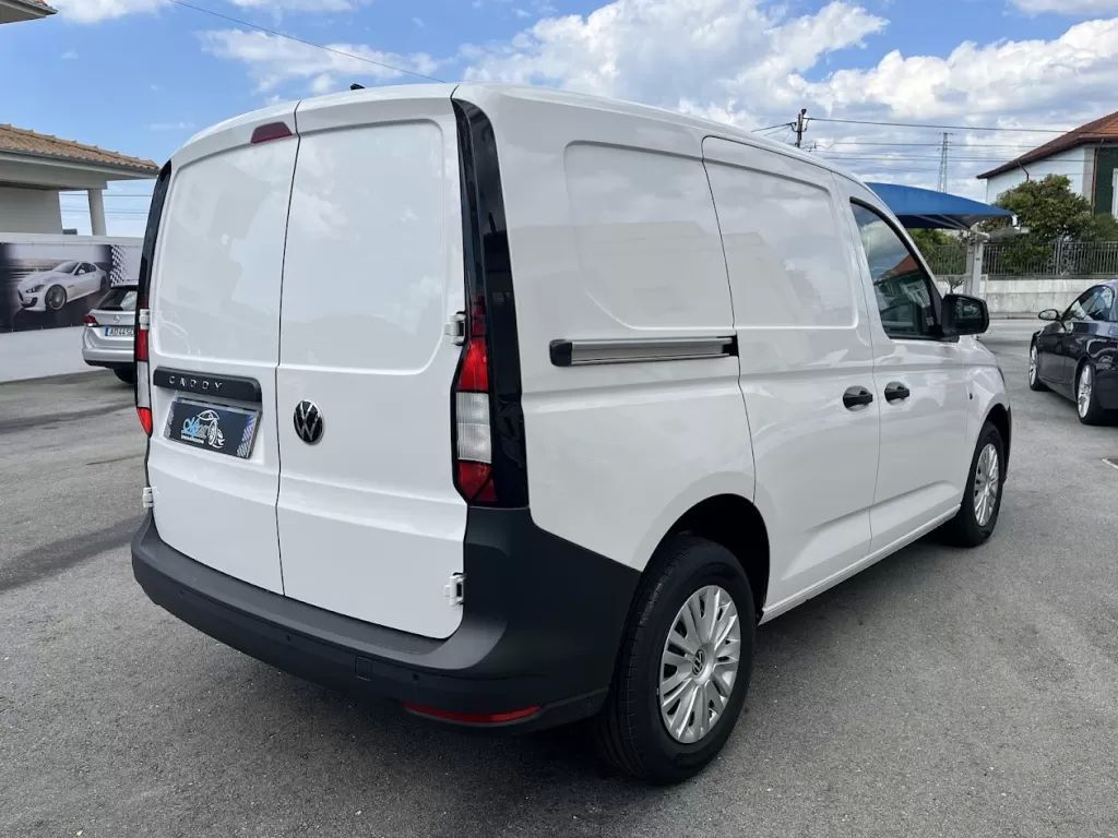 volkswagen-caddy-2025-diesel-2000cc