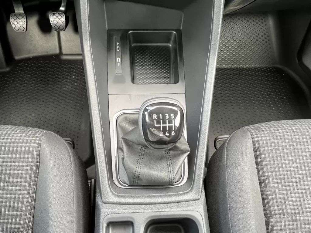 volkswagen-caddy-2025-diesel-2000cc