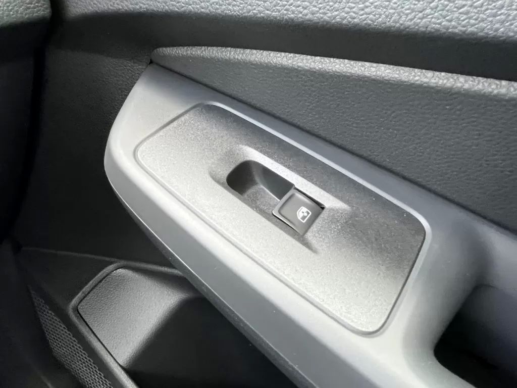 volkswagen-caddy-2025-diesel-2000cc