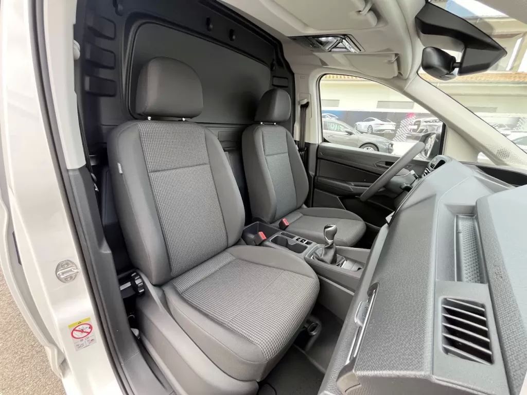 volkswagen-caddy-2025-diesel-2000cc