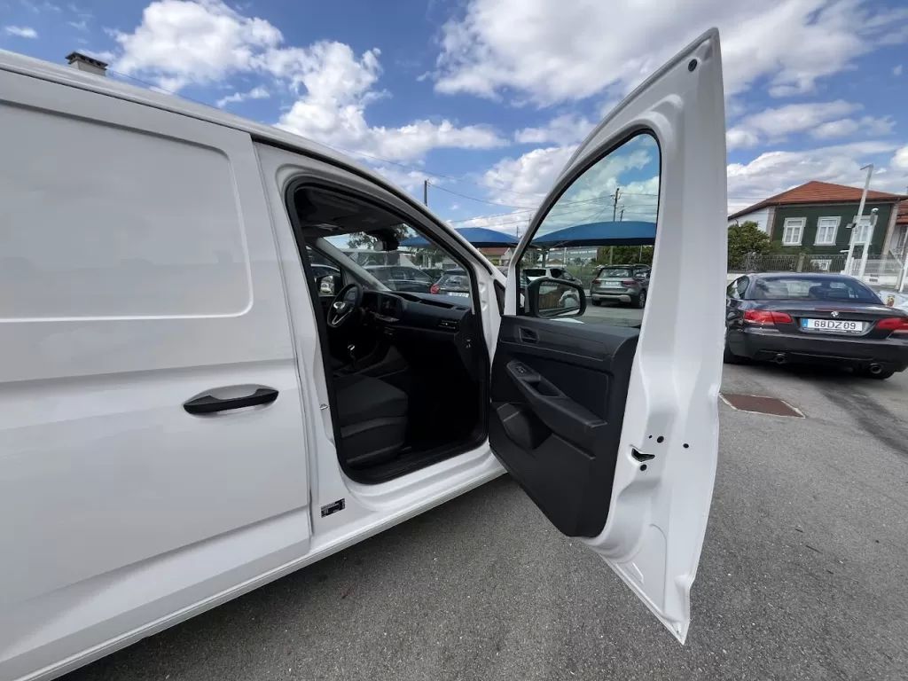 volkswagen-caddy-2025-diesel-2000cc